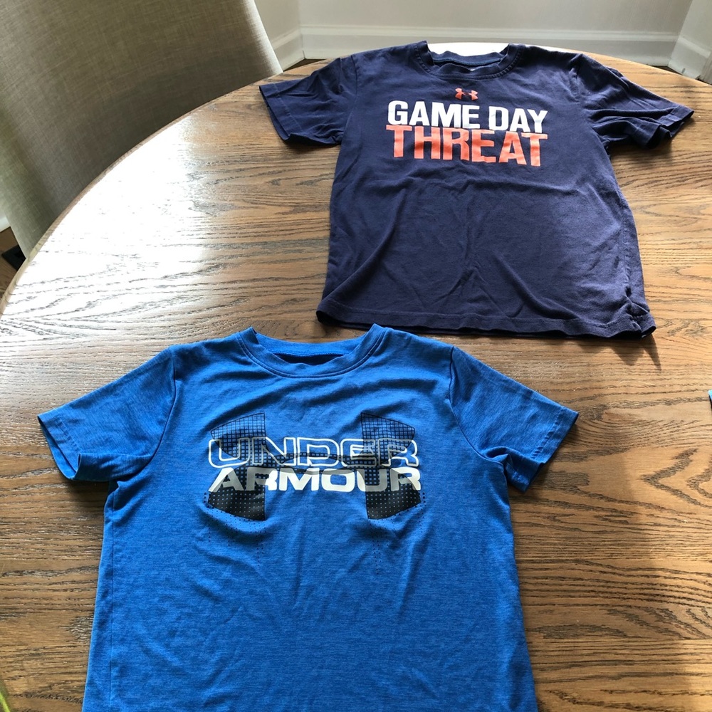 Boys Under Armour short sleeve shirts